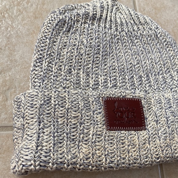 LYM beanie - Picture 4 of 5